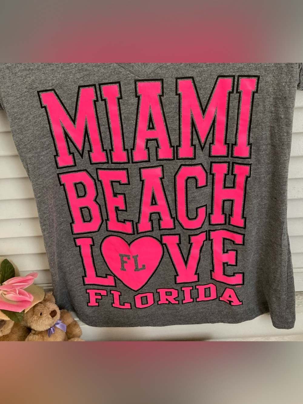 Next Level Apparel Gray V-Neck Tee with Hot Pink Miami Beach Love Graphic - Picture 4 of 5